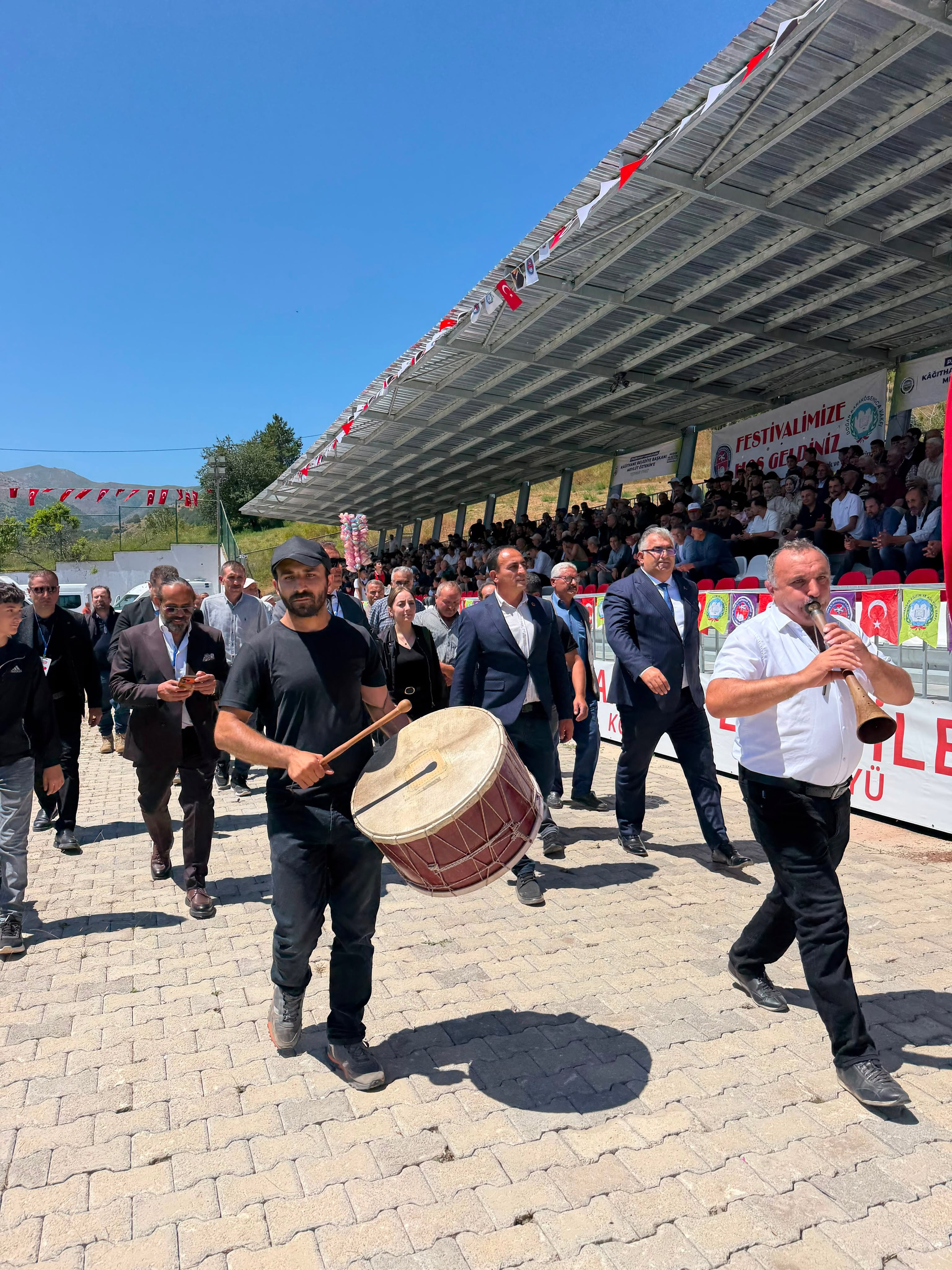 BAŞKANIMIZ DOĞANŞAR KARAKUCAK GÜREŞLERİNE KATILDI